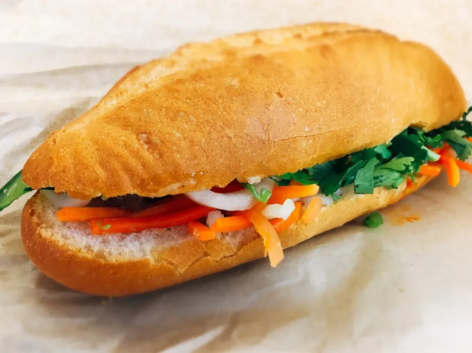 Snapdishの料理写真:焼き豚肉のバインミー Banh Mi Thit Heo|chan mitsuさん