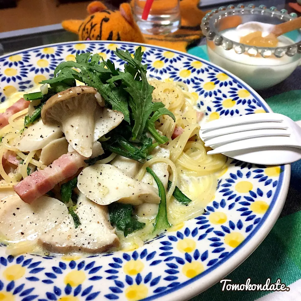 春菊とエリンギとベーコンのパスタ♡|🇯🇵ともこちゃん。さん