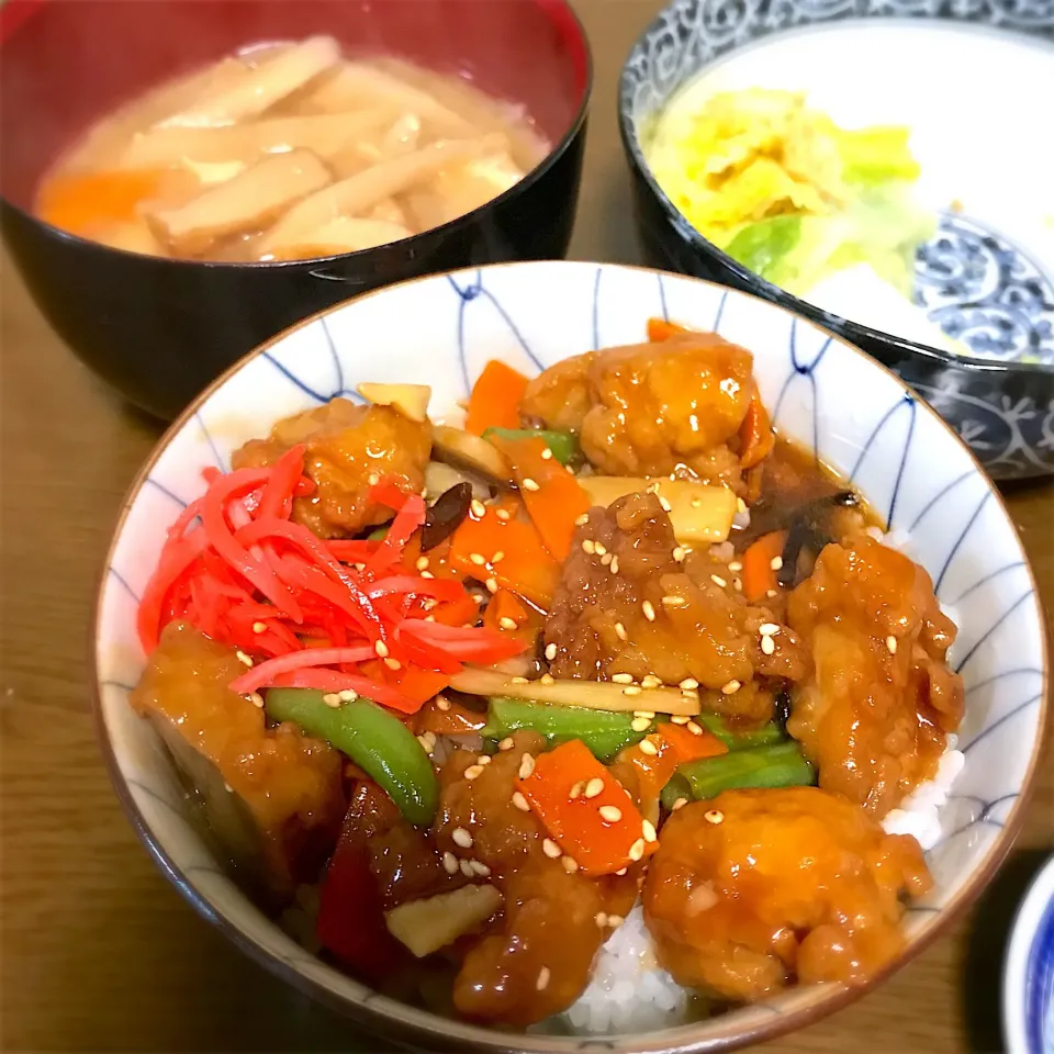 唐揚げの甘酢餡掛け丼|Hiroya Fujiiさん