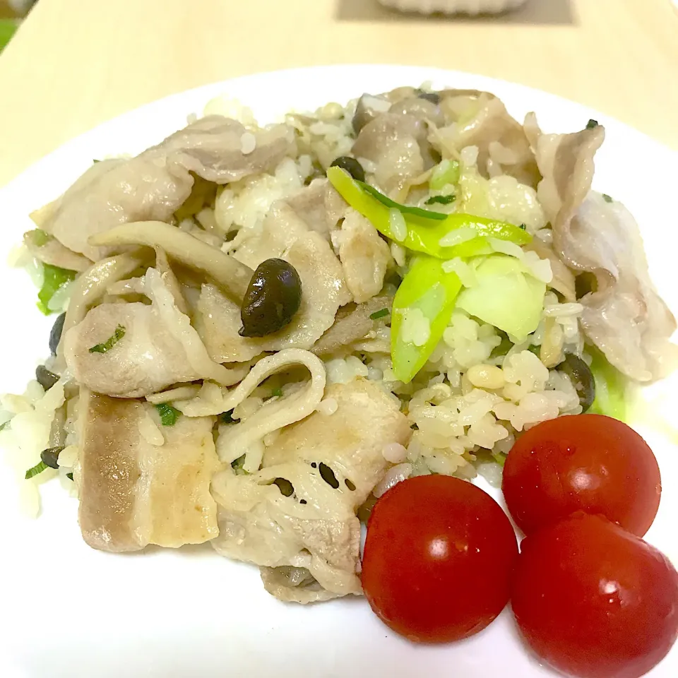 Snapdishの料理写真:豚バラきのこねぎ炒飯🍚|ペンクックさん