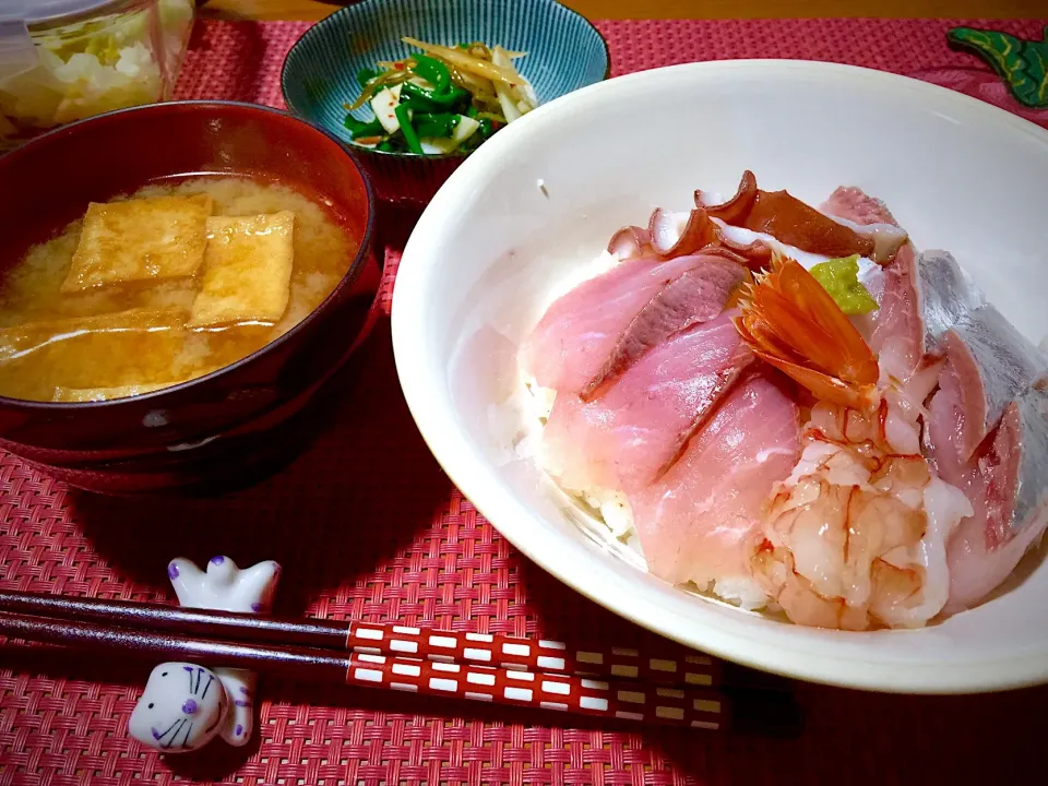 Snapdishの料理写真:海鮮丼 🐟🐙🦐🐟|keikoさん