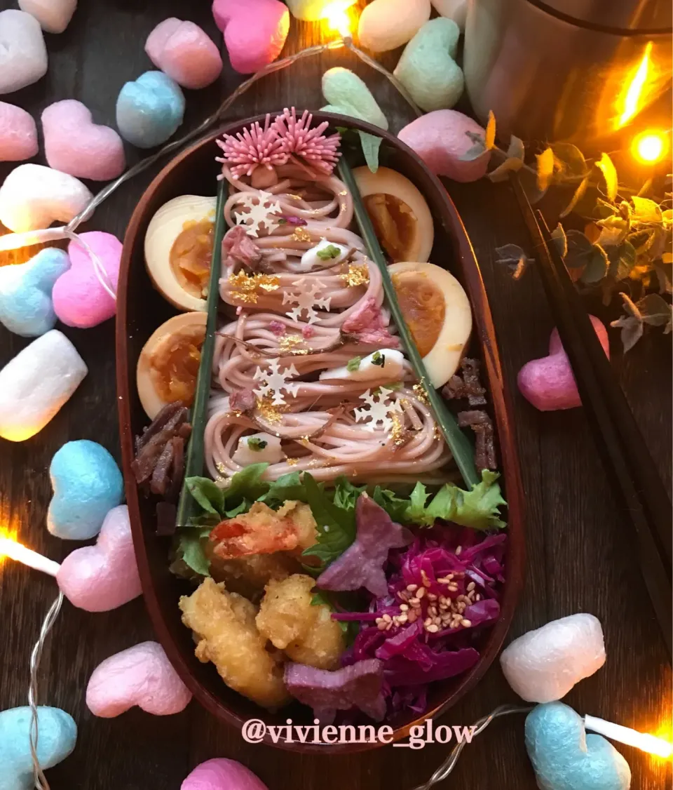 Snapdishの料理写真:クリスマス  つけ蕎麦弁当|vivienne_glowさん