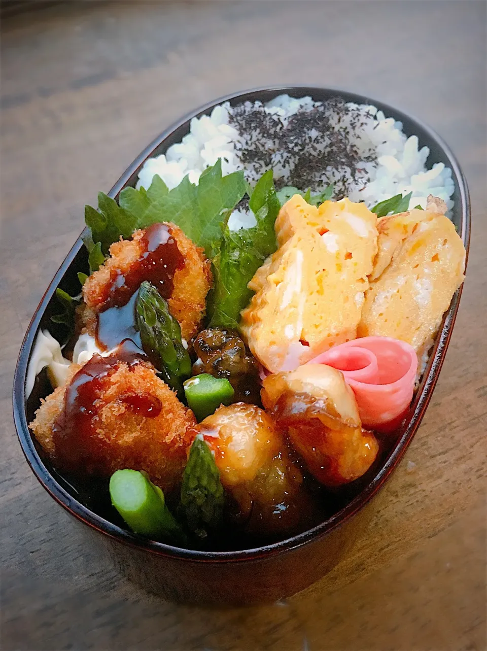 今日のお弁当
・牡蠣フライ
・牡蠣のバター醤油炒め
・だし巻き玉子
・アスパラ|akiさん