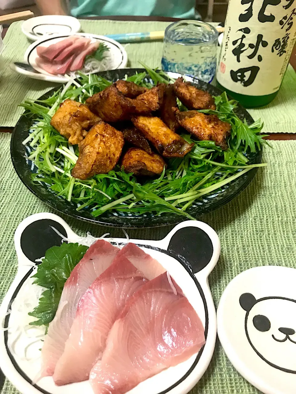 Snapdishの料理写真:鰤刺し/鰤の竜田揚げ|Hiropanさん