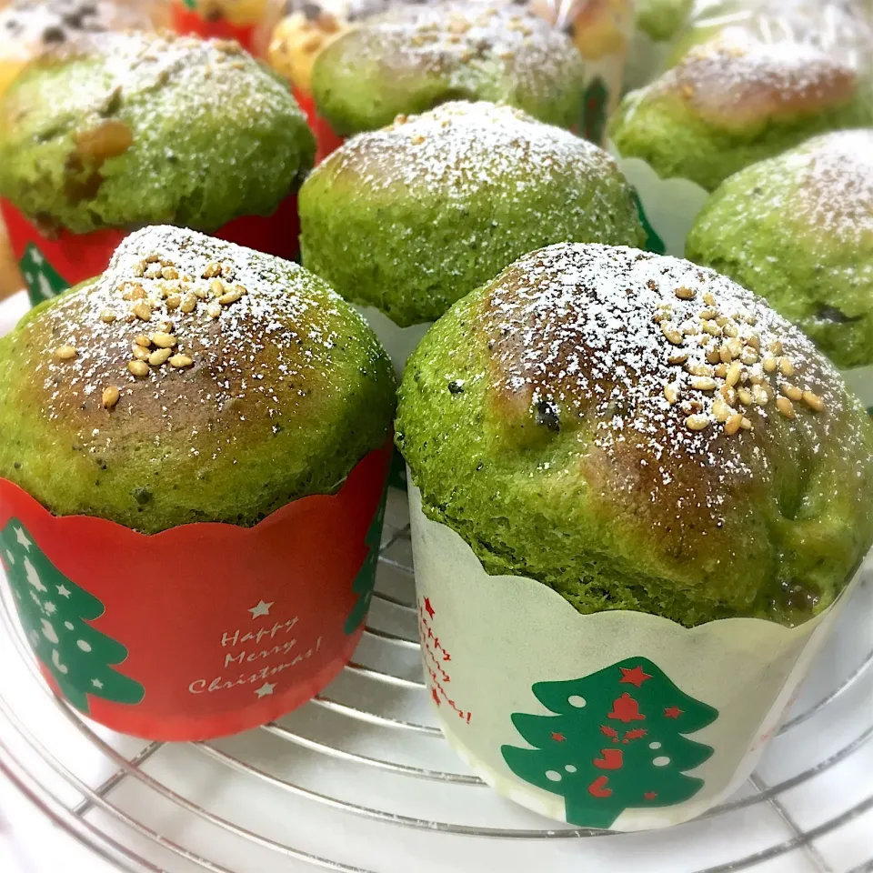 #クリスマスカラー
#甘納豆入り
#抹茶パン|ましてさん