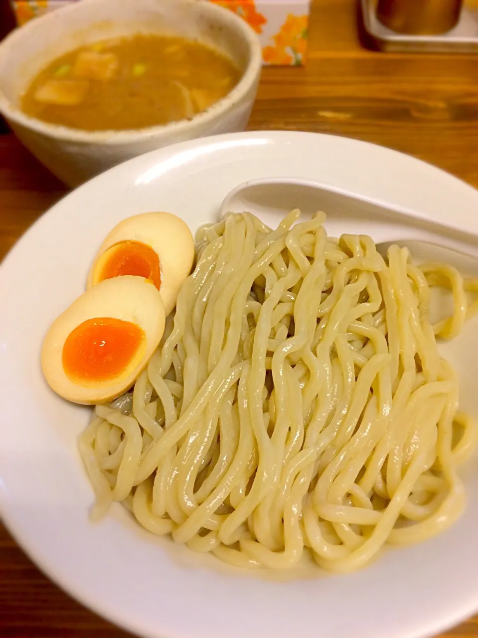 豚骨味噌つけ麺＋味玉@くじら食堂|morimi32さん