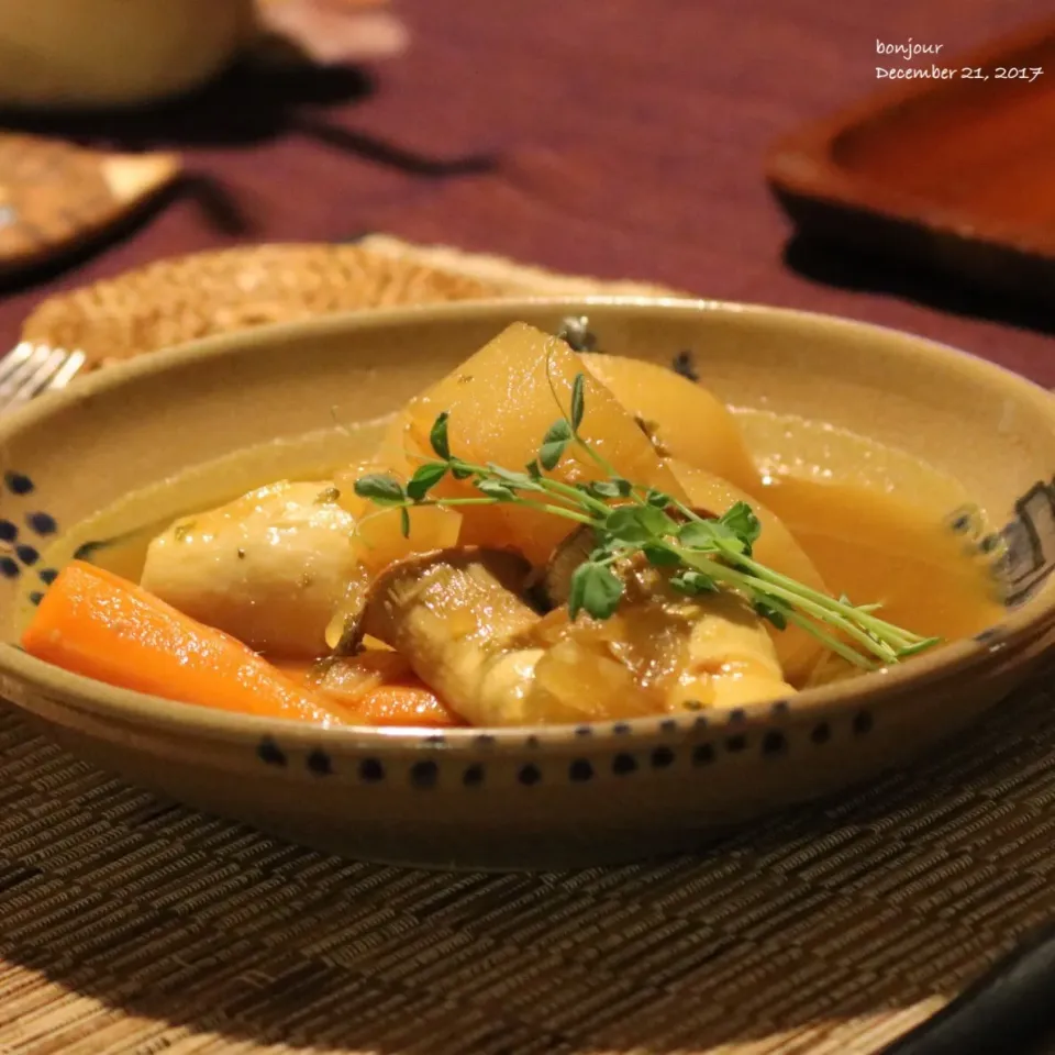 Snapdishの料理写真:鯖と根菜とエリンギのカレー風味煮込み🥕|yasuko murakamiさん