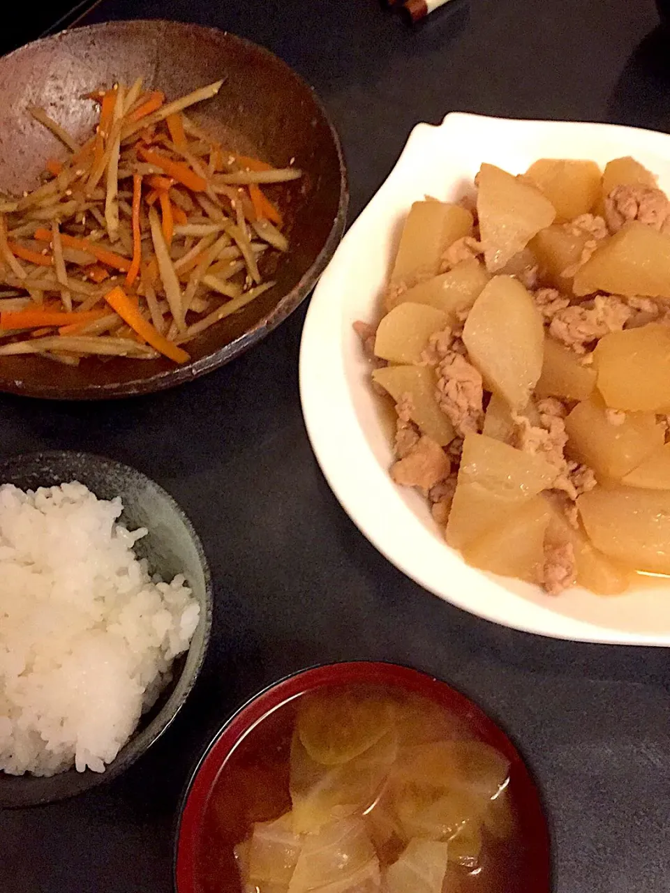 豚肉と大根の煮物 & きんぴらごぼう|ぺろたんさん