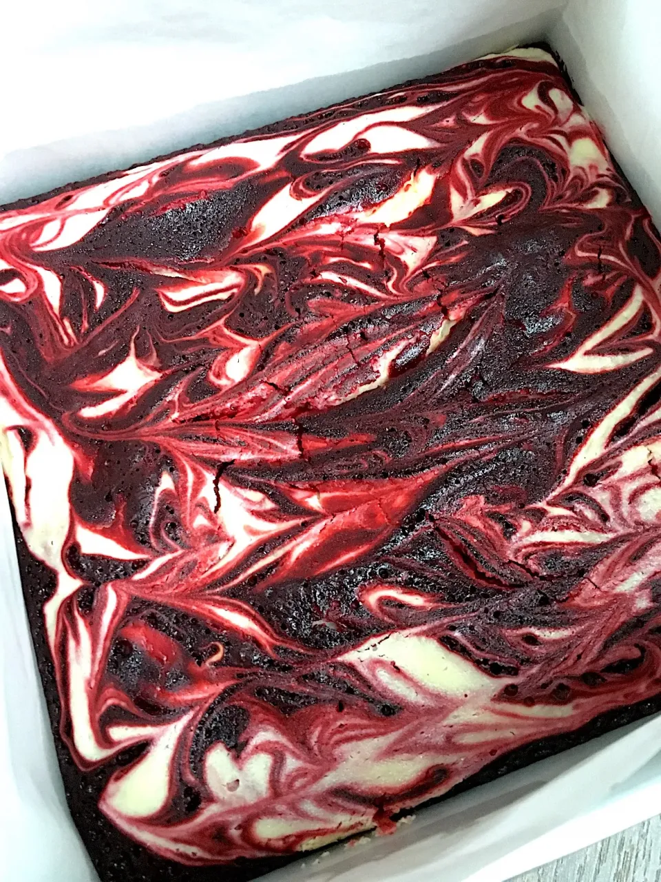 Snapdishの料理写真:Red velvet cheesecake brownies|BITOさん