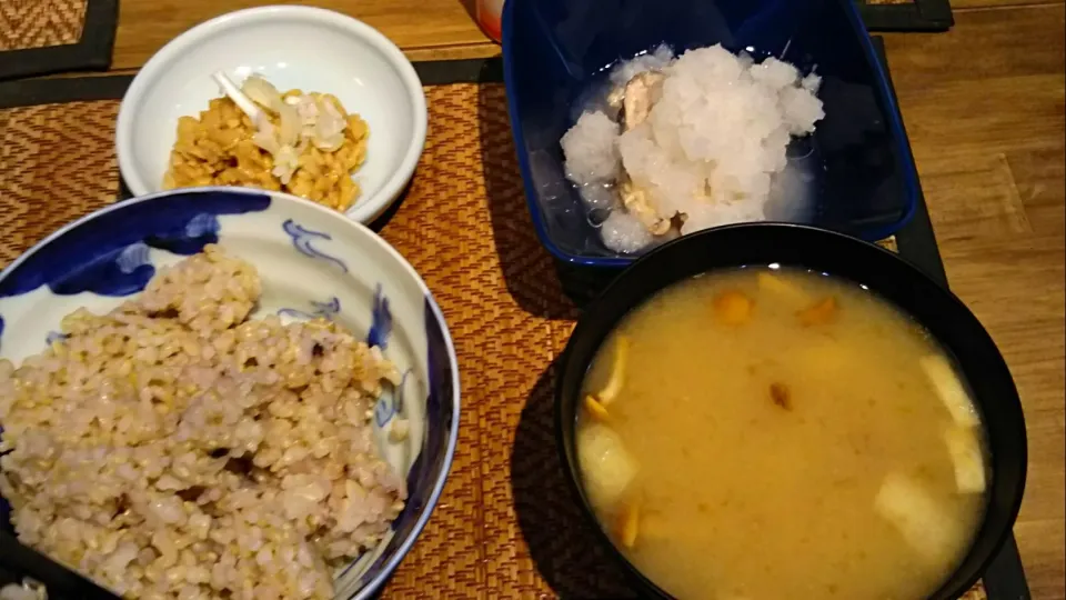 納豆＆サバ缶おろし＆なめこの味噌汁|まぐろさん