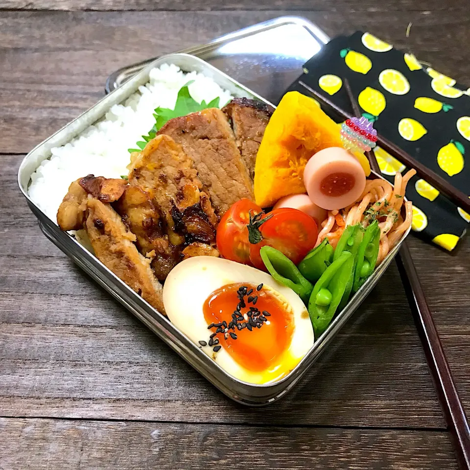 トンテキ🐷弁当|mihooobuuさん