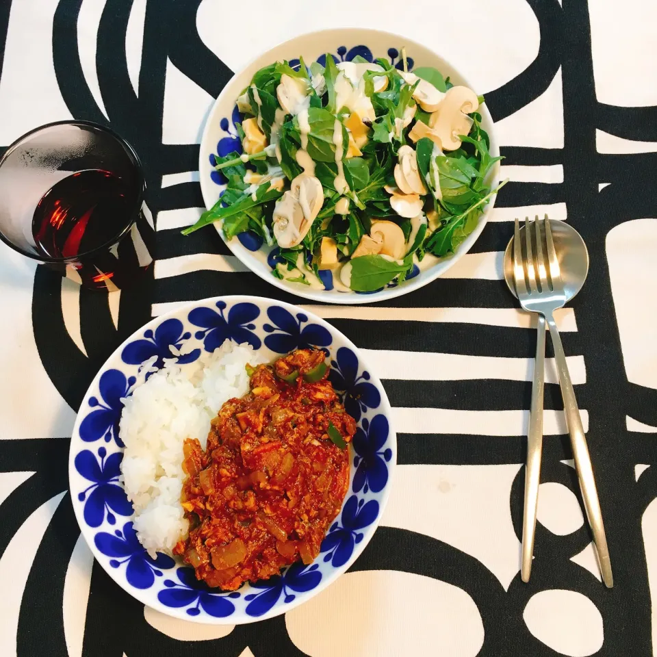 鯖缶とトマトのカレー
カレーを美味しそうに撮るって難しい
 #カレー 
 #鯖缶|gintanさん