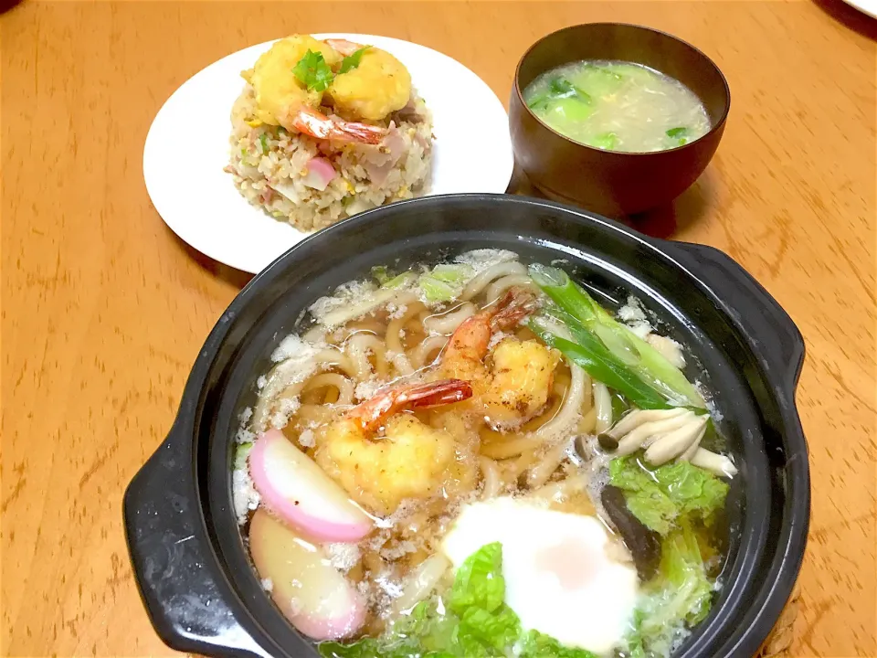 ゆーはん
病人旦那には、鍋焼きうどん
わんぱく子どもは、チャーハン|ふみぃさん