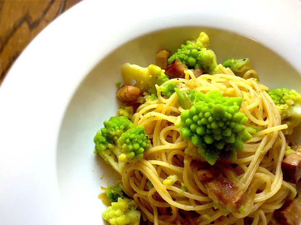 ロマネスコとベーコンのパスタ|あすこのさん