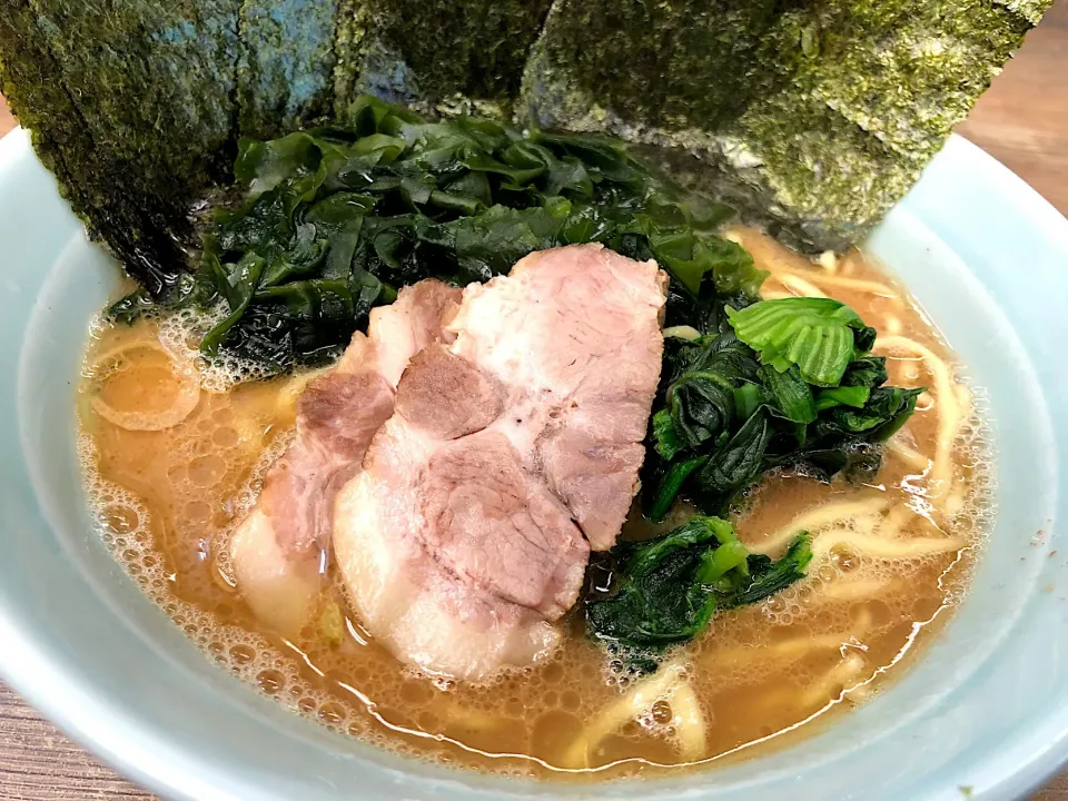 Snapdishの料理写真:ラーメン のり増し わかめ|tecklさん