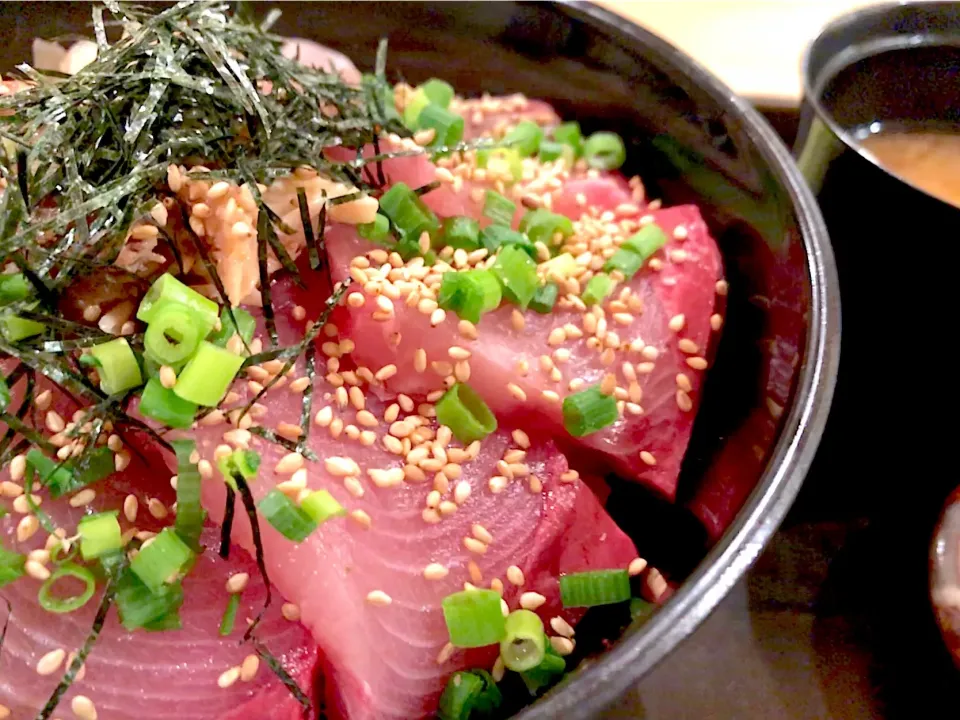 ブリ丼|ぐるぐるさん