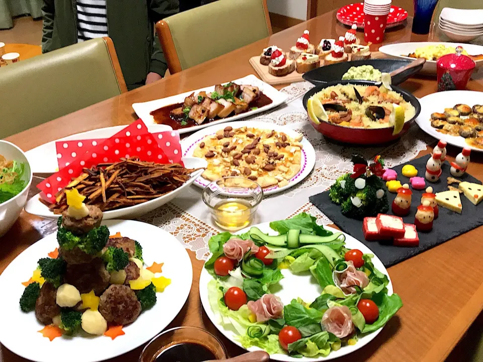 自宅忘年会❤️
 #クリスマス料理 #宅飲み#忘年会|makoさん