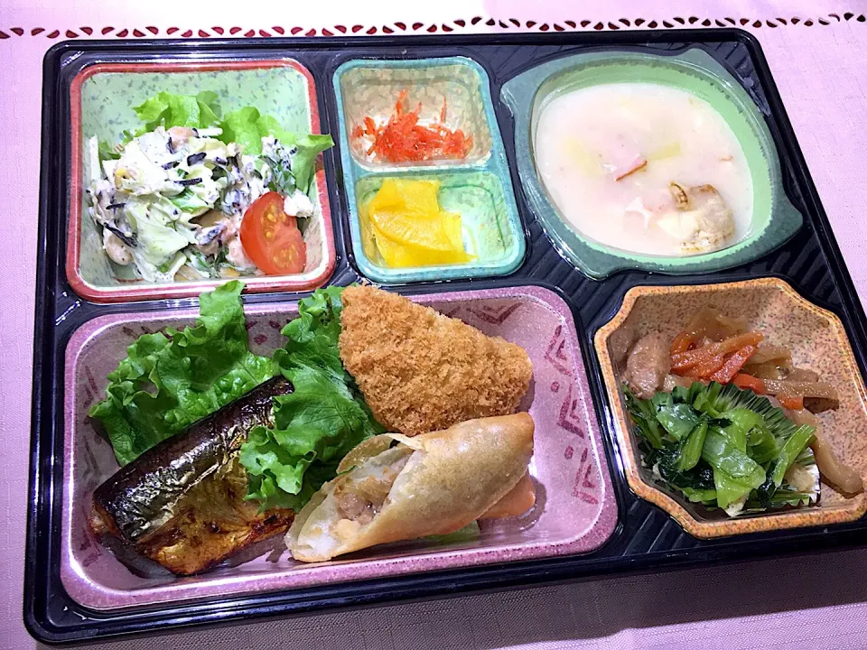 Snapdishの料理写真:お任せメニュー 日替わり弁当 豊川市豊橋市の一部エリア宅配|Naokazu Kuritaさん