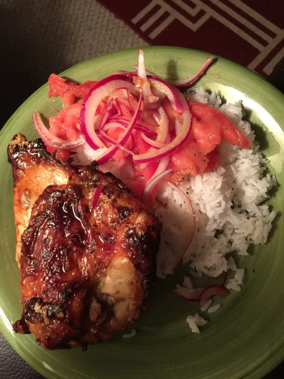 Organic chicken and jasmine rice and yummy tomato and red onions|Polly Annaさん