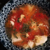 Tomato & tofu egg drop soup for a cold winter night 💕💕|Joyce Leungさん