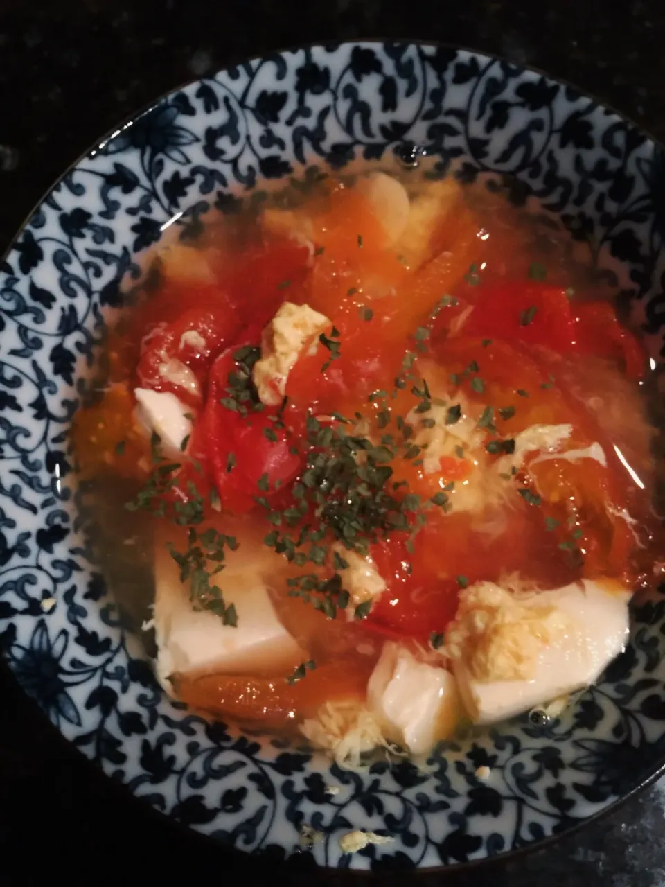 Tomato & tofu egg drop soup for a cold winter night 💕💕|Joyce Leungさん