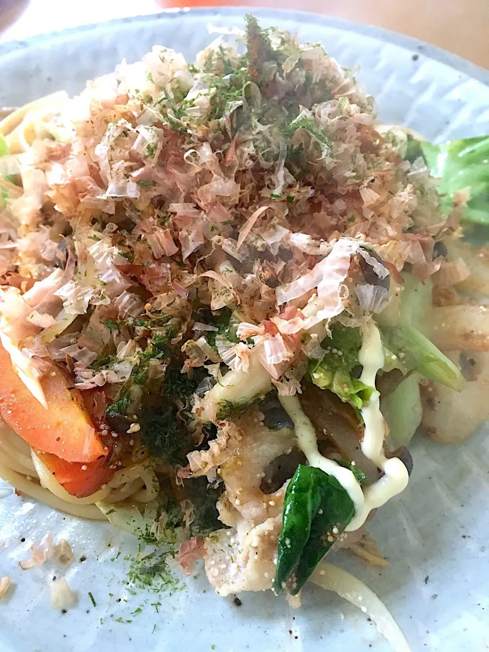 スパそば(*ﾟДﾟ*)🎵✨
急に焼きそばが食べたくなって麺がない時は、いつもスパゲティで代用します😻
きざみ焼き海苔と、卵黄を載せるとまた美味👍🏻|さくたえさん