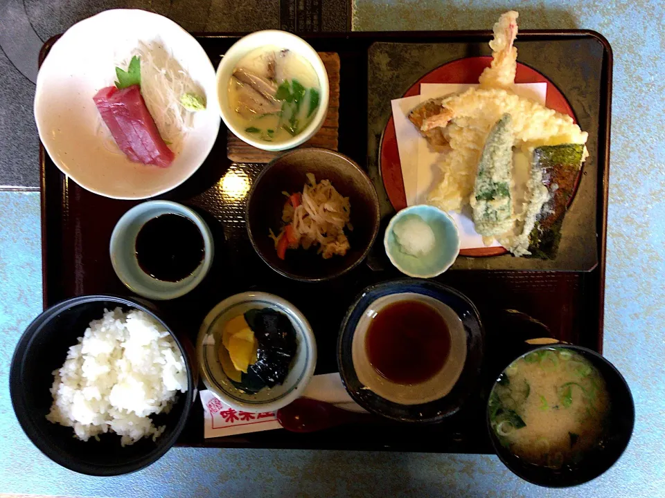 日替り定食(天ぷらとお刺身)|ばーさんさん