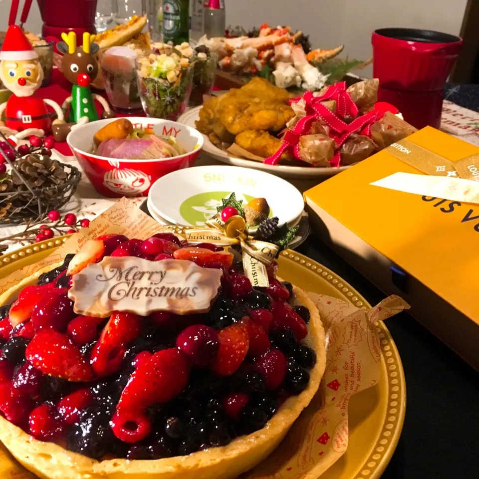 Snapdishの料理写真:#クリスマスケーキ 🎄 #ファミチキ #蟹|mamaさん