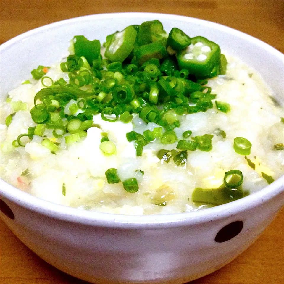 玉子とわかめの雑炊😌夕食はシンプルにね🤗|まいりさん