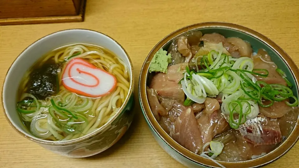 魚屋のまかないづけ丼、小かけ中|hide☆さん