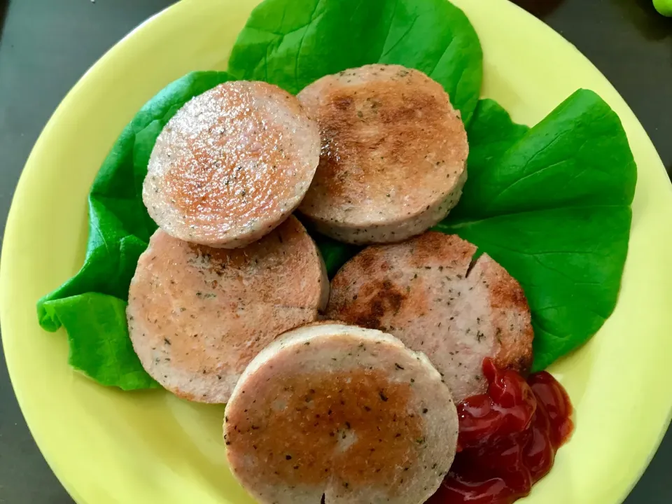 今日のお昼ごはん  
明宝ハムのパセリソーセージ|sono.kさん