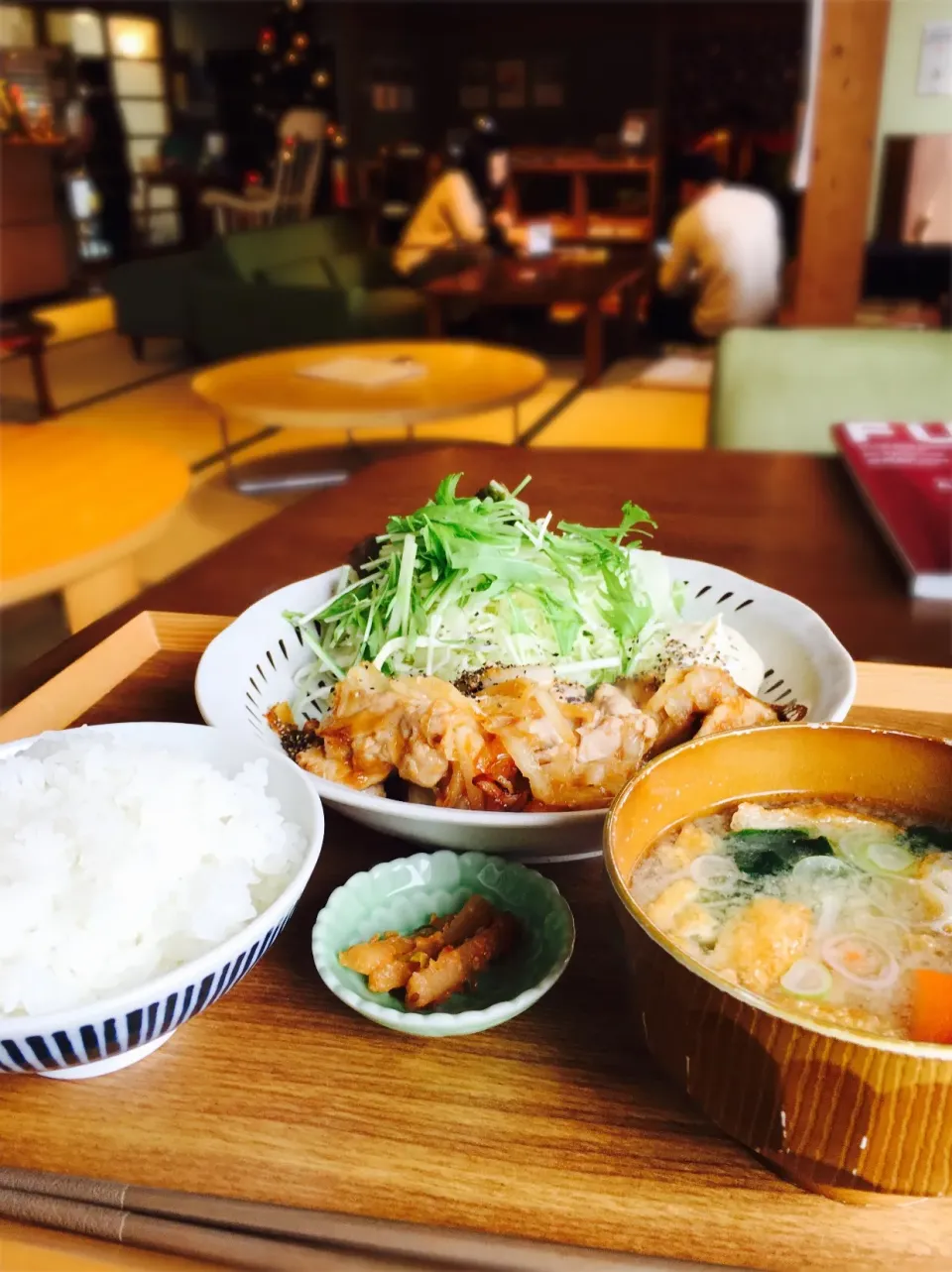 生姜焼き定食でイブボッチランチ🍽|Perritoさん