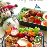 Snapdishの料理写真:🎁サンタとトナカイとツリーのクリスマスおむすび弁当✨|yumiさん