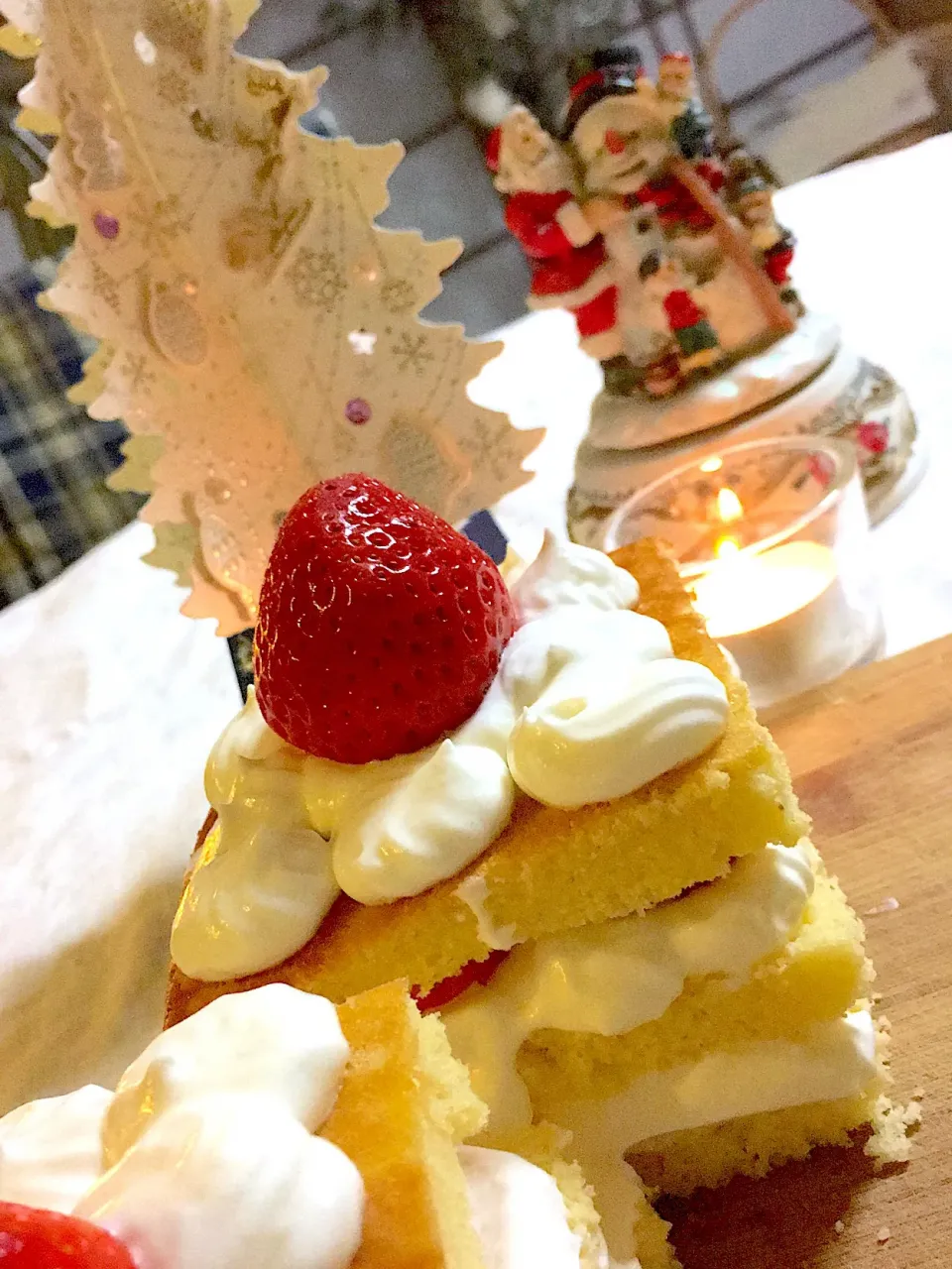 クリスマスケーキは今年も生クリーム少なめないちごショート🍓|MIEKO 沼澤三永子さん