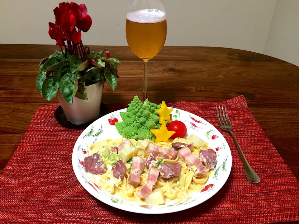 12/24 本日のランチ🌹
ロマネスコツリー🎄ベーコン卵パスタ💐|ぱぴこ家さん