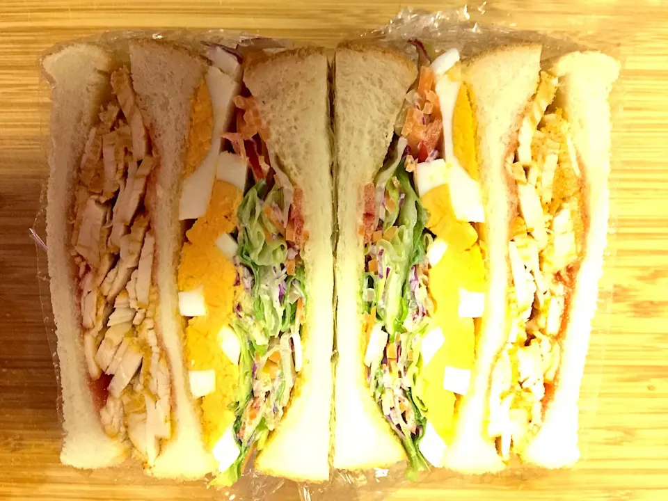 今年もあとちょっと❗️ 本日のお弁🥪  #本日のお弁当   #萌え断サンド|BUBUさん