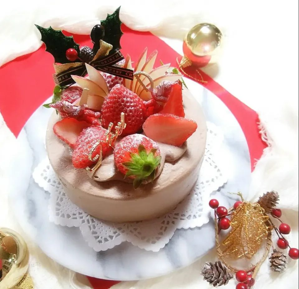 濃厚生チョコクリームで苺のクリスマスケーキ❤自宅用😘|sakurakoさん