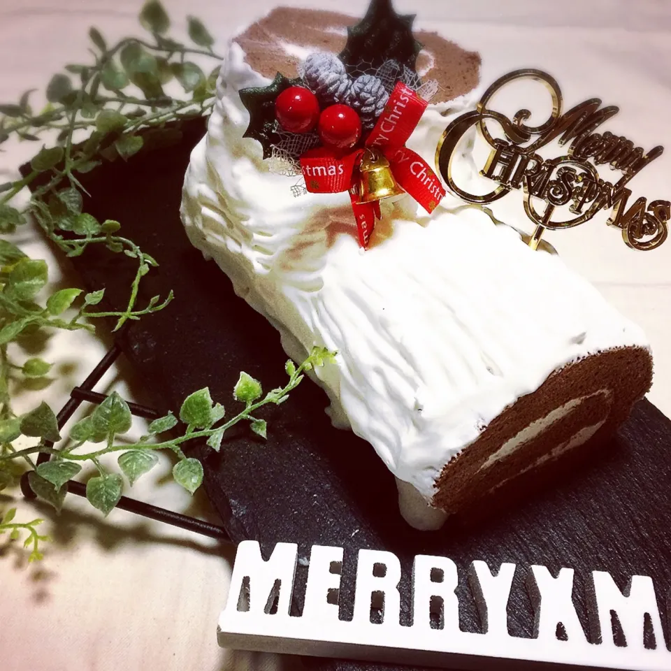 Rizmuチャンのお料理♥️
シフォンロールケーキ✨de！
ブッシュドノエルꊛᱸ❅ꊛᱸ❅ꊛᱸ❅|sally.127さん