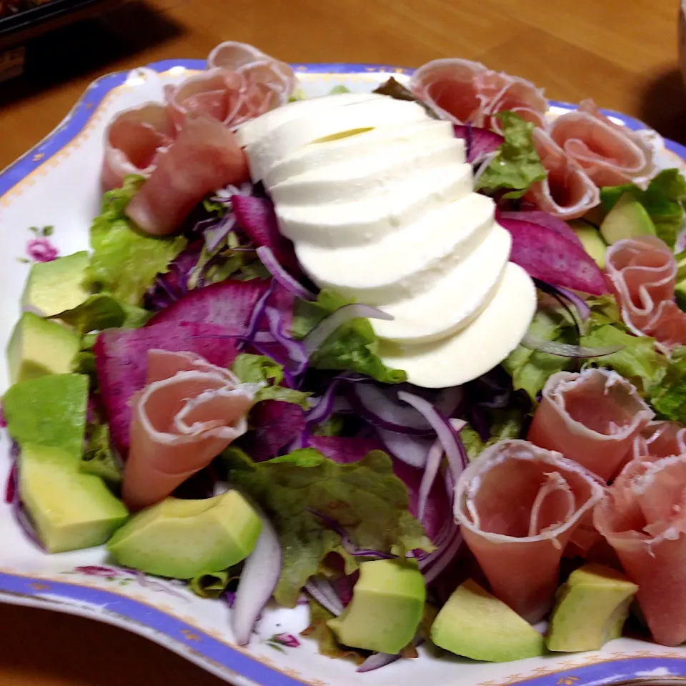 Snapdishの料理写真:１２月２５日
パープルサラダからの
盛りだくさんサラダ🥗|Yu Yu mamaさん