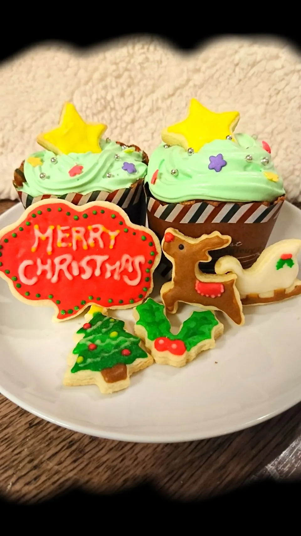 Snapdishの料理写真:#ツリーケーキ #クリスマスアイシングクッキー#クリスマスケーキ#クリスマス#クリスマスパーティーグランプリ #アイシングクッキー|kanaさん