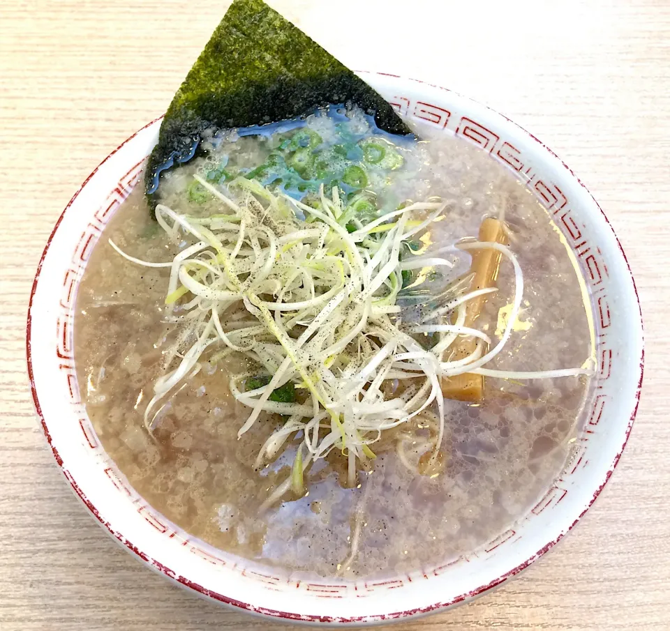 2017年 三十六杯目🍜 ラーメンたいざん@海老名SA  なんていうラーメンだったか忘れてしまった❗️ 20171222 #麺活|BUBUさん