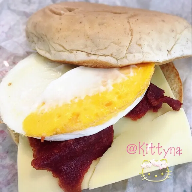 Snapdishの料理写真:☕️ Brekkie Meal 🍔|🎀Kittyna🌸さん