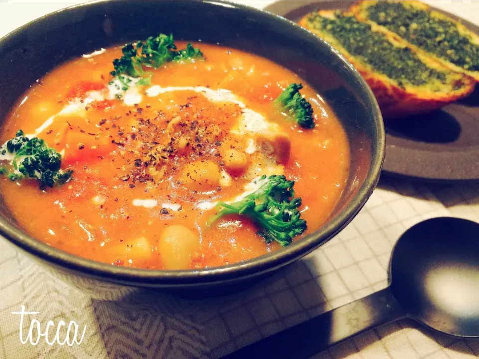 鶏肉とお豆のトマトクリームシチュー🍅🍽✨|toccaさん