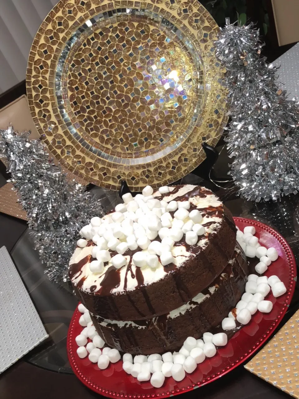 Hot chocolate marshmallow cake|Tawanjaさん