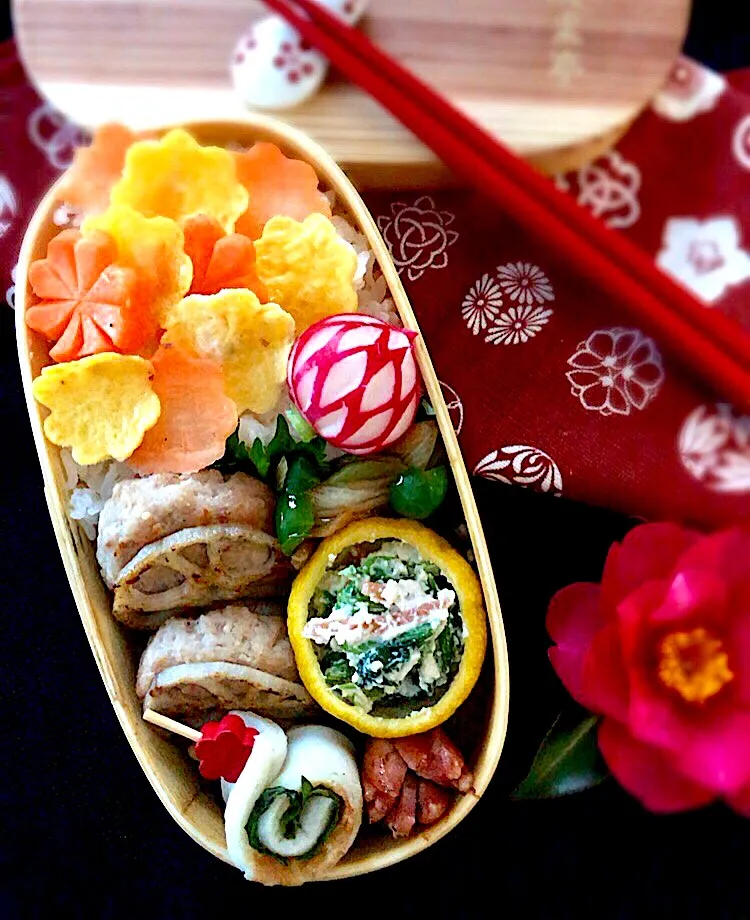 Snapdishの料理写真:今年最後のお弁当
#お弁当 #わっぱ弁当#曲げわっぱ  #今日のお弁当  #わっぱめし  #わっぱ弁  #和食  #家庭料理|腹黒亭さん