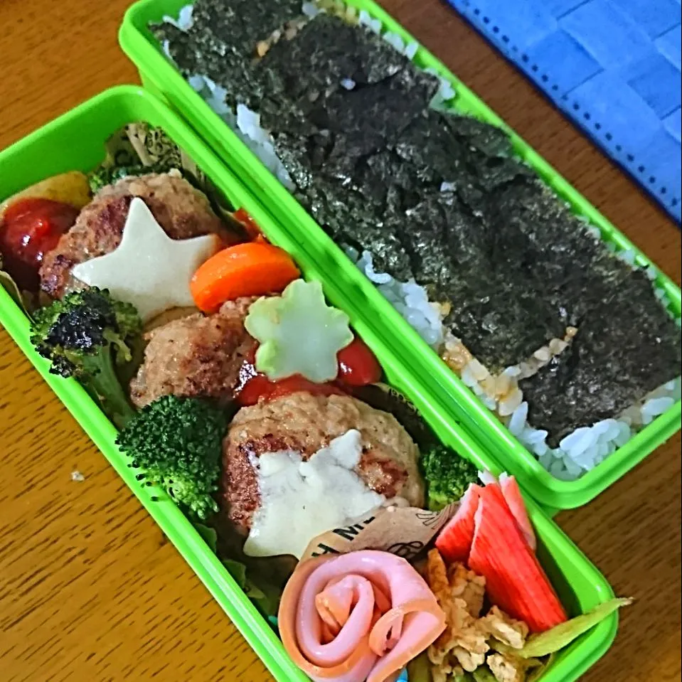 12/26
チーズ乗せハンバーグなお弁当|Reikoさん