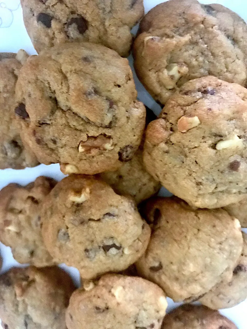 Chocolate #chip #cookies with #pecan #nuts|sgさん