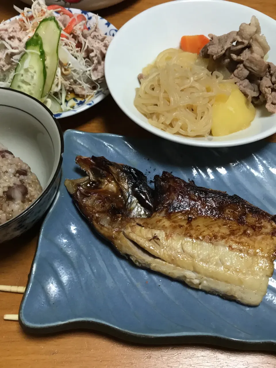 #玄米
#ホッケ焼き
#肉じゃが
#しゃぶしゃぶサラダ|みかんさん