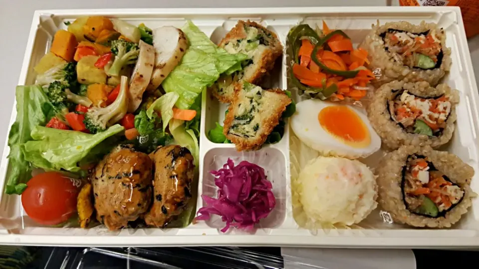 Snapdishの料理写真:1/2日分の野菜弁当 #帰省 #東京駅|しあるさん