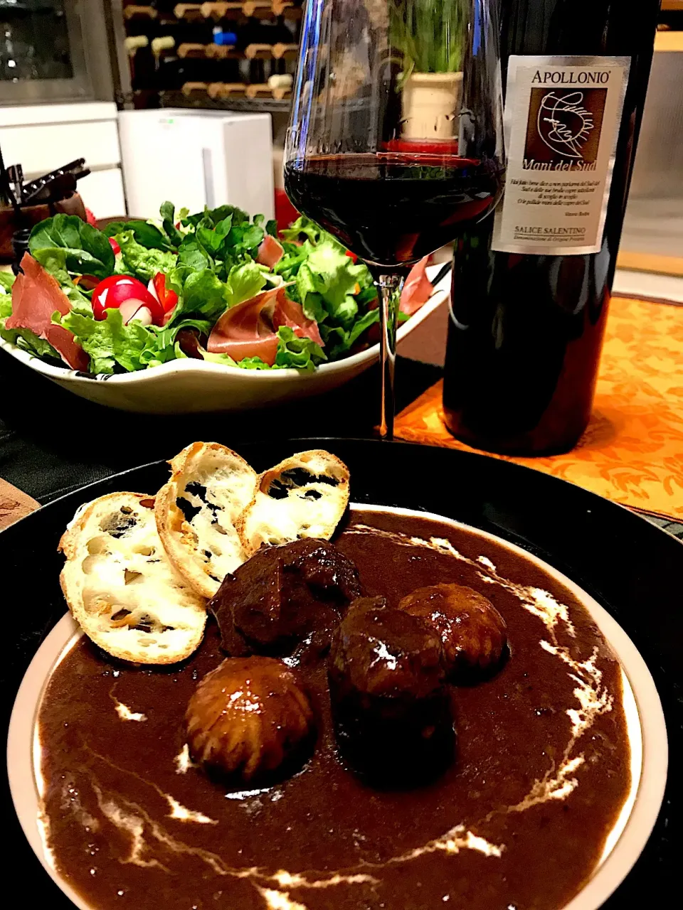 Snapdishの料理写真:蝦夷鹿肉🥩赤ワイン煮🍷😁|ナムナムさん